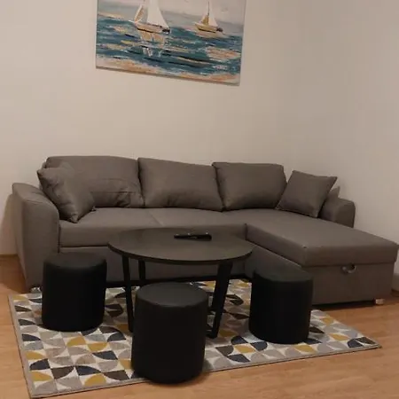 B&d Apartment *
